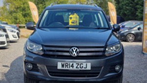 2014 Volkswagen Tiguan 2.0 Tdi Bluemotion Tech Match 4WD Euro 5 (s/s) 5dr in Grey — image 4