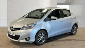 2014 Toyota Yaris 1.33 Dual Vvt-I Icon Plus Multidrive S Euro 5 5dr in Silver — image 3