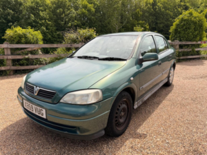2001 Vauxhall Astra 1.6i Club 5dr (a/c) in Green — image 4