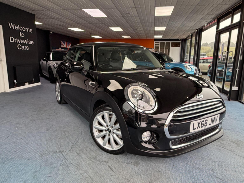 2016 MINI Hatch 1.5 Cooper Euro 6 (s/s) 3dr in Black — image 1