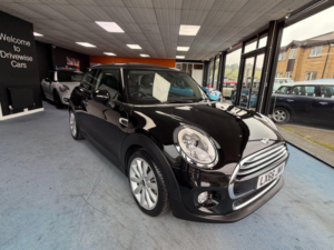 2016 MINI Hatch 1.5 Cooper Euro 6 (s/s) 3dr in Black — image 3