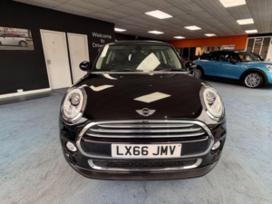 2016 MINI Hatch 1.5 Cooper Euro 6 (s/s) 3dr in Black — image 5