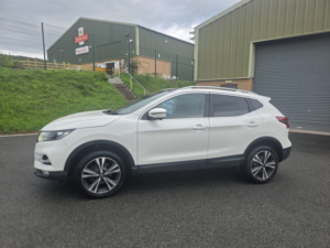 2017 Nissan Qashqai 1.5 Dci N-Connecta in White — image 4