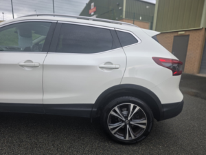 2017 Nissan Qashqai 1.5 Dci N-Connecta in White — image 6