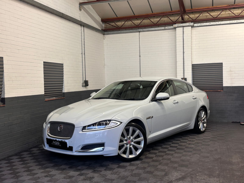 2015 Jaguar Xf 2.2d Portfolio Saloon 4dr Diesel Auto Euro 5 (s/s) (200 Ps) in White — image 1