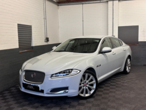 2015 Jaguar Xf 2.2d Portfolio Saloon 4dr Diesel Auto Euro 5 (s/s) (200 Ps) in White — image 2