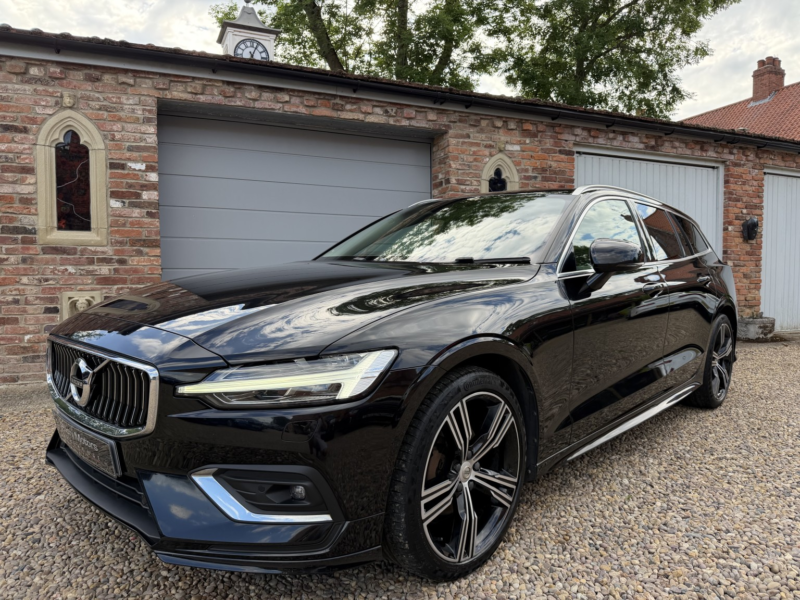 2018 Volvo V60 2.0 Inscription D4 in Black — image 1