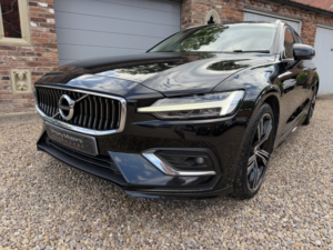 2018 Volvo V60 2.0 Inscription D4 in Black — image 5