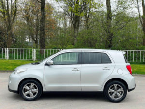 2010 Toyota Urban Cruiser 1.4 D-4d 4WD Euro 4 5dr in Silver — image 6