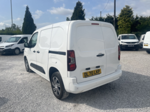 2020 Vauxhall Combo 1.6 Turbo D 2300 Sportive in White — image 6