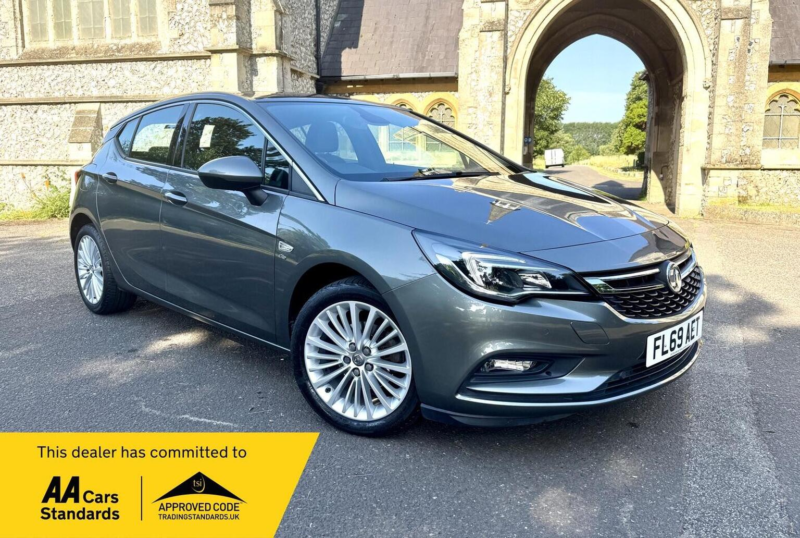 2019 Vauxhall Astra 1.4i Turbo Elite Nav Auto Euro 6 (s/s) 5dr in Grey — image 1
