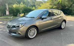 2019 Vauxhall Astra 1.4i Turbo Elite Nav Auto Euro 6 (s/s) 5dr in Grey — image 3