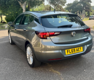 2019 Vauxhall Astra 1.4i Turbo Elite Nav Auto Euro 6 (s/s) 5dr in Grey — image 4