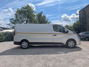 2019 Renault Trafic 1.6 Dci Energy 29 Sport Nav Lwb Standard Roof Euro 6 (s/s) 5dr in Silver — image 2