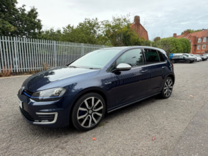 2016 Volkswagen Golf 1.4 Tsi Gte in Blue — image 2