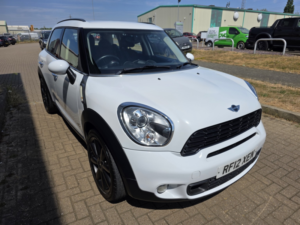 2012 MINI Countryman 2.0 Cooper Sd All4 Countryman in White — image 2