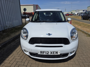 2012 MINI Countryman 2.0 Cooper Sd All4 Countryman in White — image 4