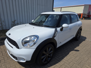 2012 MINI Countryman 2.0 Cooper Sd All4 Countryman in White — image 5