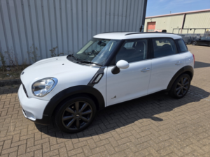 2012 MINI Countryman 2.0 Cooper Sd All4 Countryman in White — image 6