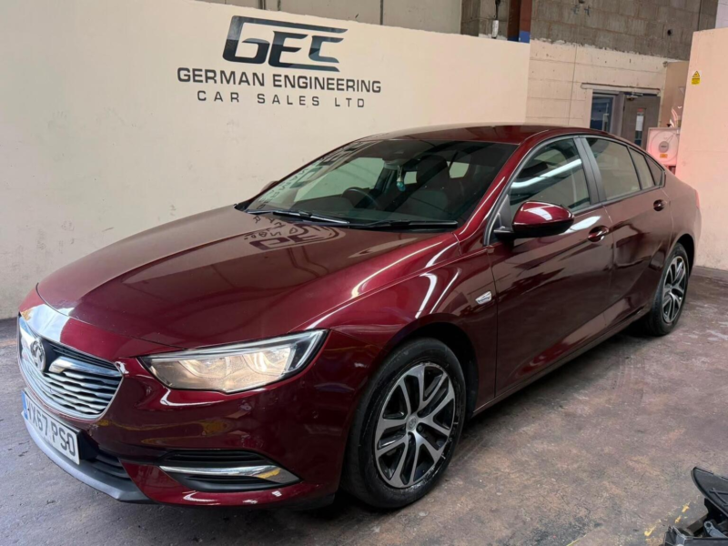 2017 Vauxhall Insignia 1.6 Turbo D Ecotec Design Nav Grand Sport Euro 6 (s/s) 5dr in Red — image 1