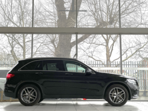 2018 Mercedes-Benz Glc 2.0 Glc250 Sport G-Tronic 4matic Euro 6 (s/s) 5dr Lj18dfs 2018 (18) 56,636 Miles Petrol Automatic in Black — image 2