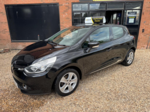 2015 Renault Clio 1.5 Dci Dynamique Nav Euro 6 (s/s) 5dr in Black — image 4