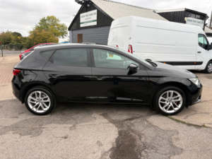 2016 SEAT Leon 1.6 Tdi Se Hatchback 5dr Diesel Manual Euro 6 (s/s) (110 Ps) in Black — image 4
