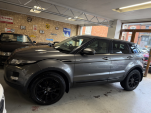 2014 Land Rover Range Rover Evoque 2.2 Sd4 Pure Tech in Grey — image 3
