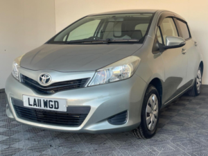2011 Toyota Yaris 1.33 Dual Vvt-I Tr Multidrive S Euro 5 5dr in Green — image 3