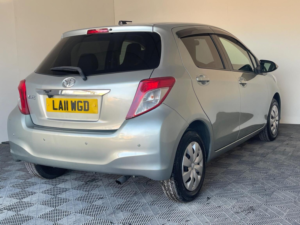 2011 Toyota Yaris 1.33 Dual Vvt-I Tr Multidrive S Euro 5 5dr in Green — image 6