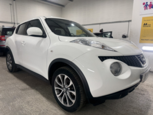 2014 Nissan Juke 1.6 Tekna in White — image 6