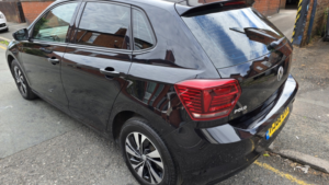 2018 Volkswagen Polo 1.0 Tsi Se in Black — image 3
