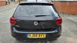 2018 Volkswagen Polo 1.0 Tsi Se in Black — image 4