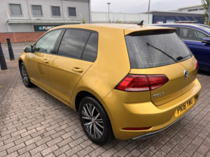 2018 Volkswagen Golf 1.0 Tsi Se in Yellow — image 4