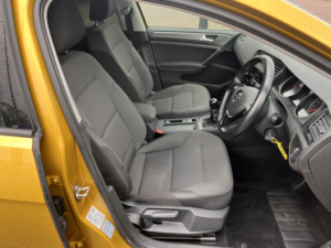 2018 Volkswagen Golf 1.0 Tsi Se in Yellow — image 5