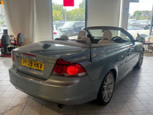 2009 Volvo C70 2.4 D5 Se in Blue — image 6