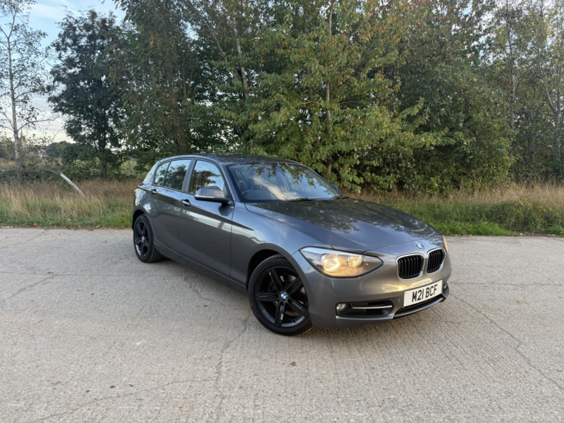2013 BMW 1 Series 2.0 120d Sport 5-Door in Grey — image 1
