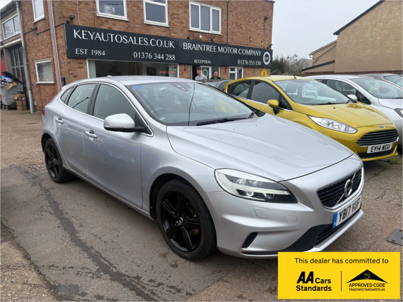 2017 Volvo V40 2.0 D2 R-Design Hatchback 5dr Diesel Manual Euro 6 (s/s) (120 Ps) in Silver — image 1