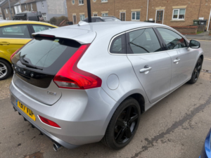 2017 Volvo V40 2.0 D2 R-Design Hatchback 5dr Diesel Manual Euro 6 (s/s) (120 Ps) in Silver — image 2