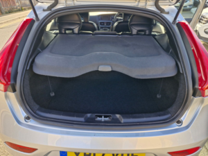 2017 Volvo V40 2.0 D2 R-Design Hatchback 5dr Diesel Manual Euro 6 (s/s) (120 Ps) in Silver — image 3