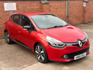 2016 Renault Clio 0.9 Tce Dynamique S Nav Euro 6 (s/s) 5dr in Red — image 2