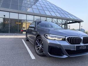 2022 BMW 5 Series 2.0 530e M Sport Touring in Blue — image 2