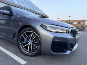2022 BMW 5 Series 2.0 530e M Sport Touring in Blue — image 3
