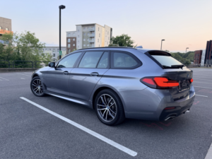 2022 BMW 5 Series 2.0 530e M Sport Touring in Blue — image 4