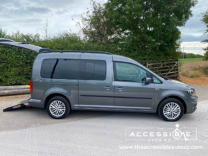 2019 Volkswagen Caddy Maxi 2.0 Tdi C20 Maxi in Grey — image 2