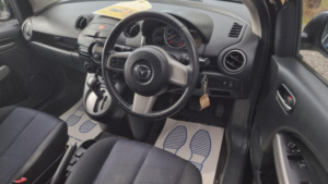 2010 Mazda Mazda2 1.5 Ts2 Auto Euro 5 5dr in Black — image 2