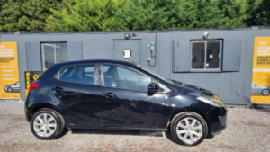2010 Mazda Mazda2 1.5 Ts2 Auto Euro 5 5dr in Black — image 5