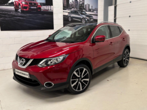 2016 Nissan Qashqai 1.5 Dci Tekna 2WD Euro 6 (s/s) 5dr in Red — image 2