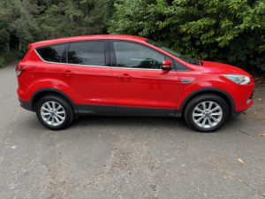 2016 Ford Kuga 2.0 Tdci Titanium SUV 5dr Diesel Manual 2WD Euro 6 (s/s) (150 Ps) in Red — image 3