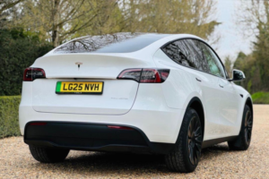 2025 Tesla Model Y (dual Motor) Long Range Auto 4wde 5dr in White — image 3